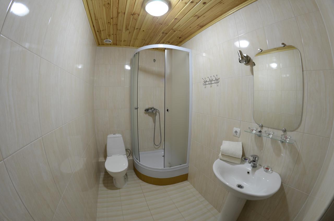 Curtea Boierului Hotel Peresecina Экстерьер фото