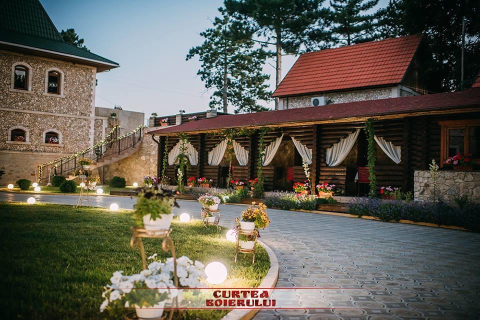 Curtea Boierului Hotel Peresecina Экстерьер фото